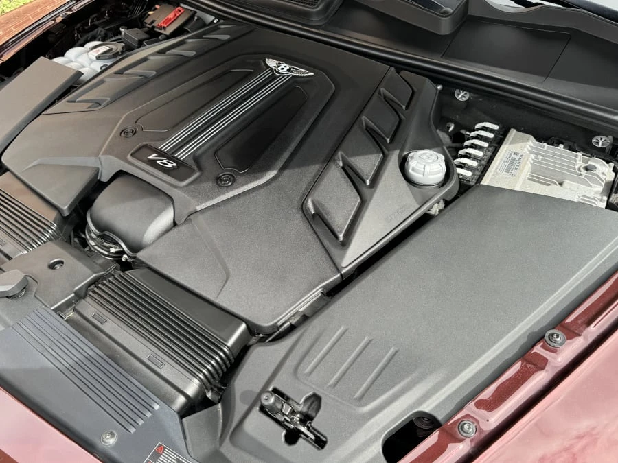 2019 Bentley Bentayga - Image 15 of 17