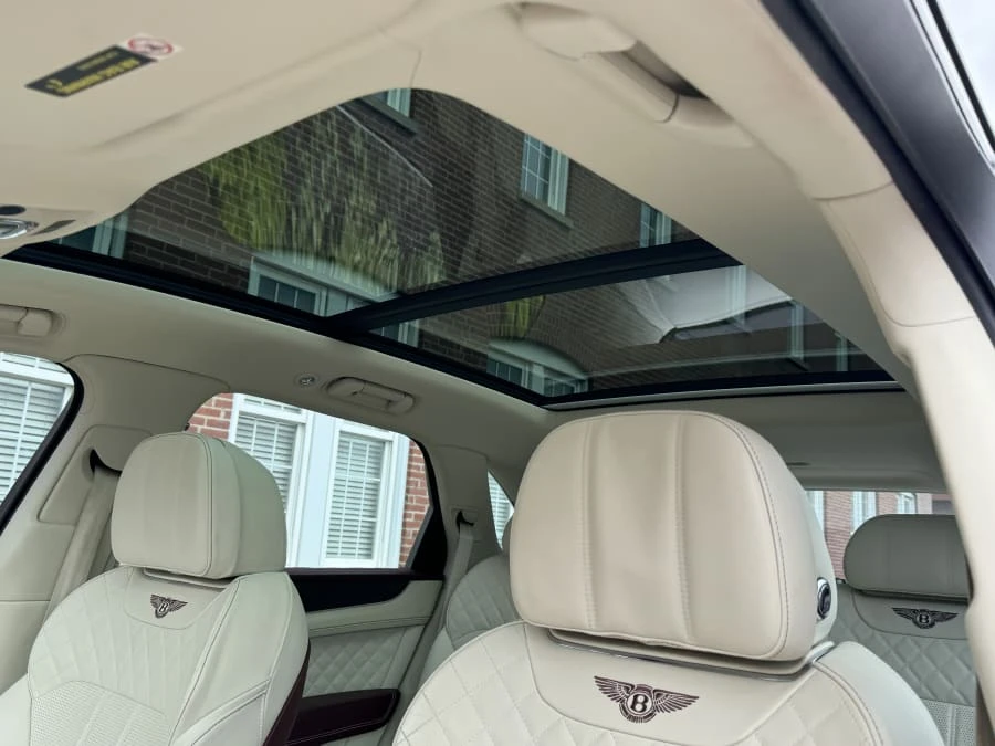 2019 Bentley Bentayga - Image 11 of 17