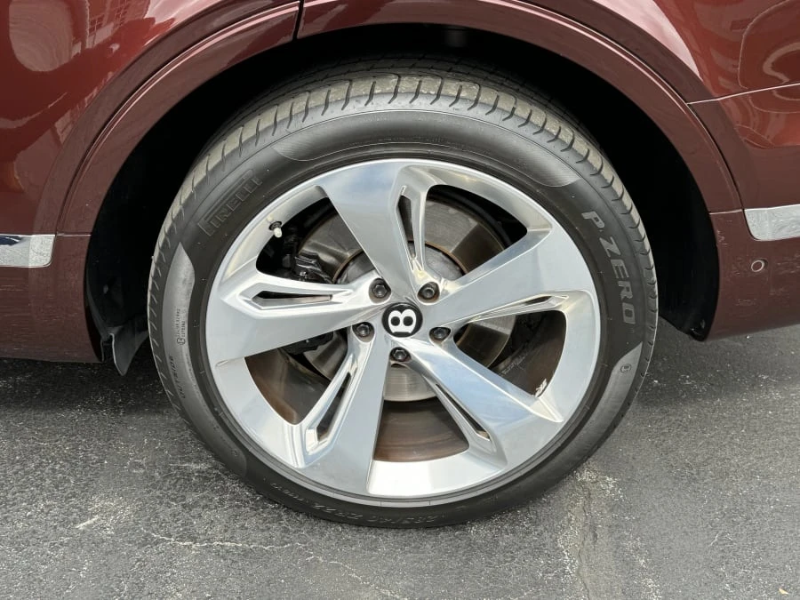 2019 Bentley Bentayga - Image 5 of 17