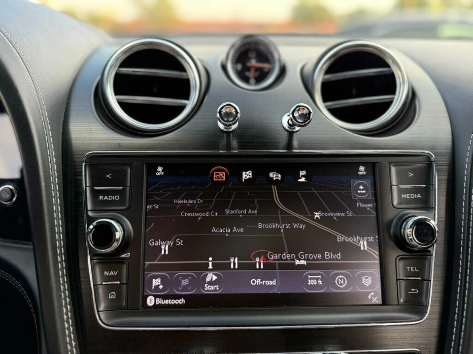 2019 Bentley Bentayga - Image 15 of 21