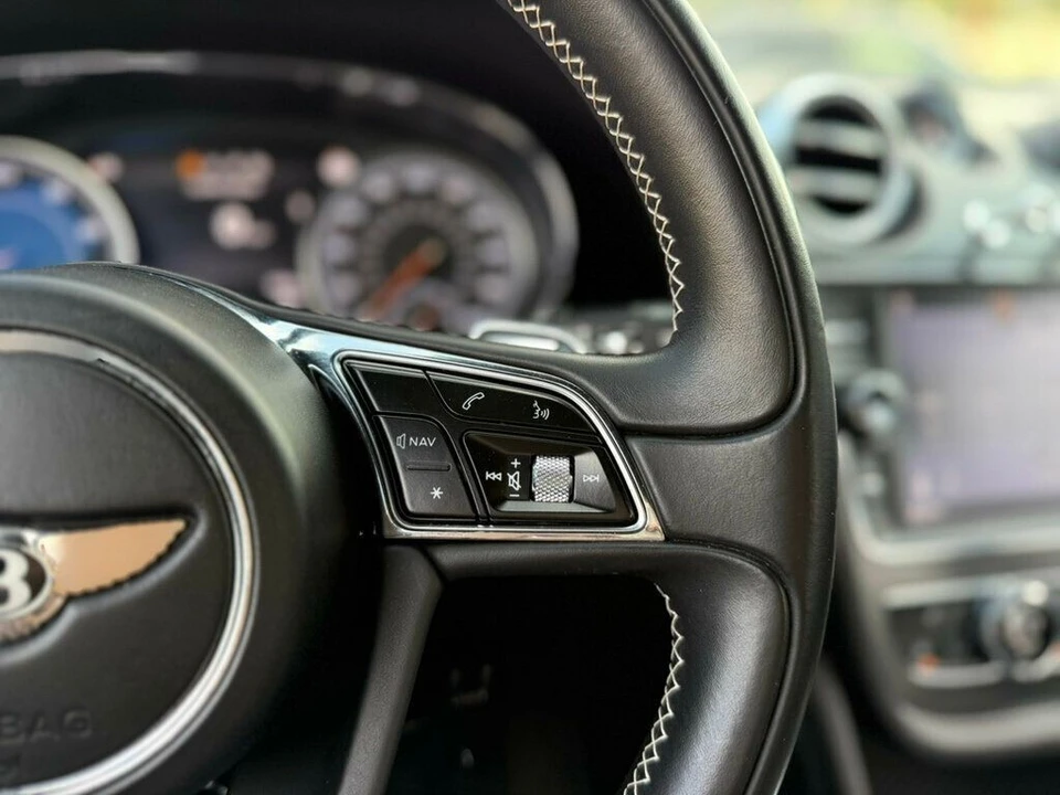 2019 Bentley Bentayga - Image 12 of 21