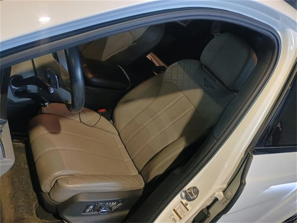 2019 Bentley Bentayga - Image 15 of 31