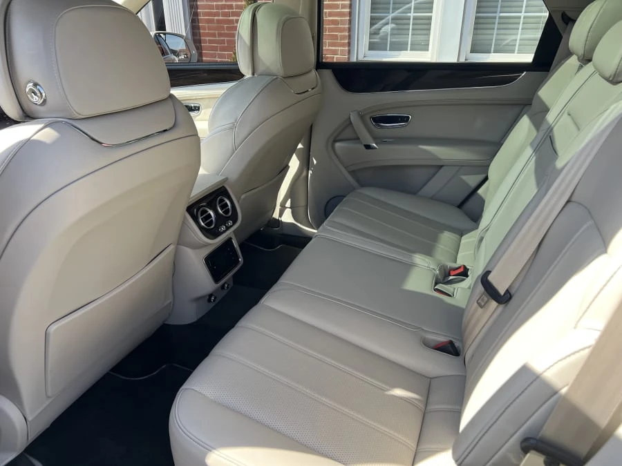 2019 Bentley Bentayga - Image 5 of 11