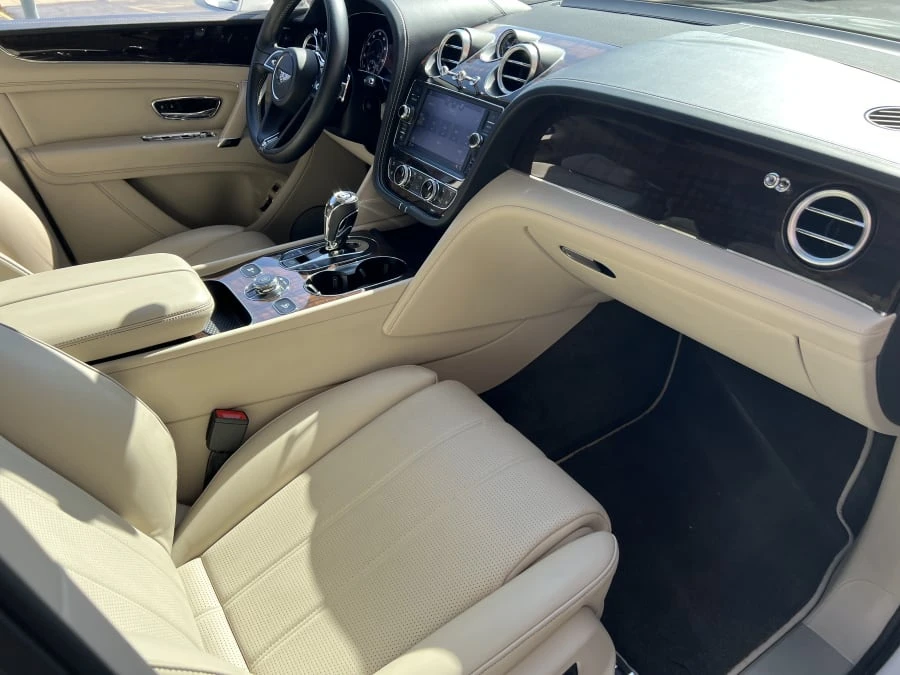2019 Bentley Bentayga - Image 8 of 11