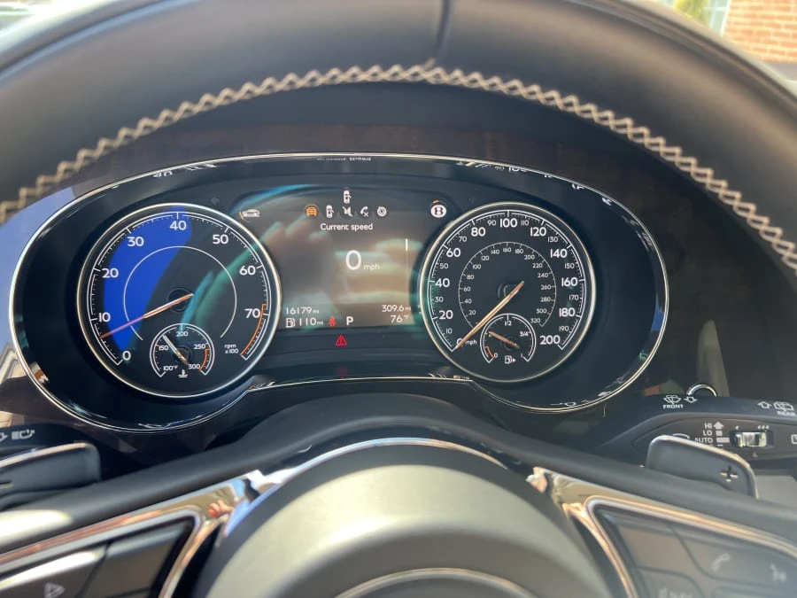 2019 Bentley Bentayga - Image 9 of 11