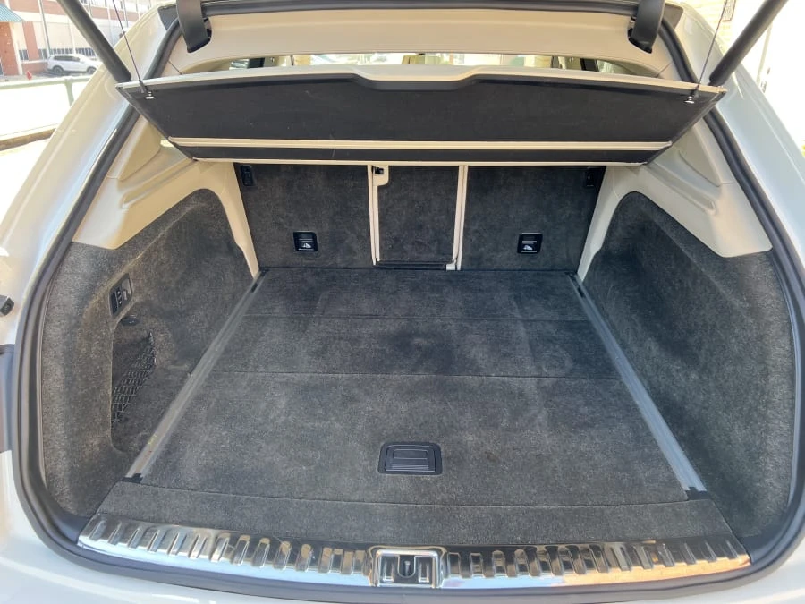 2019 Bentley Bentayga - Image 7 of 11