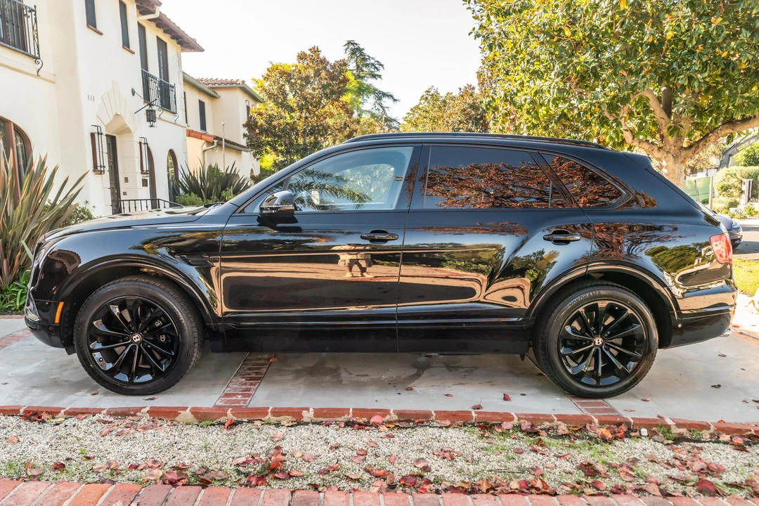 2019 Bentley Bentayga - Image 3 of 31