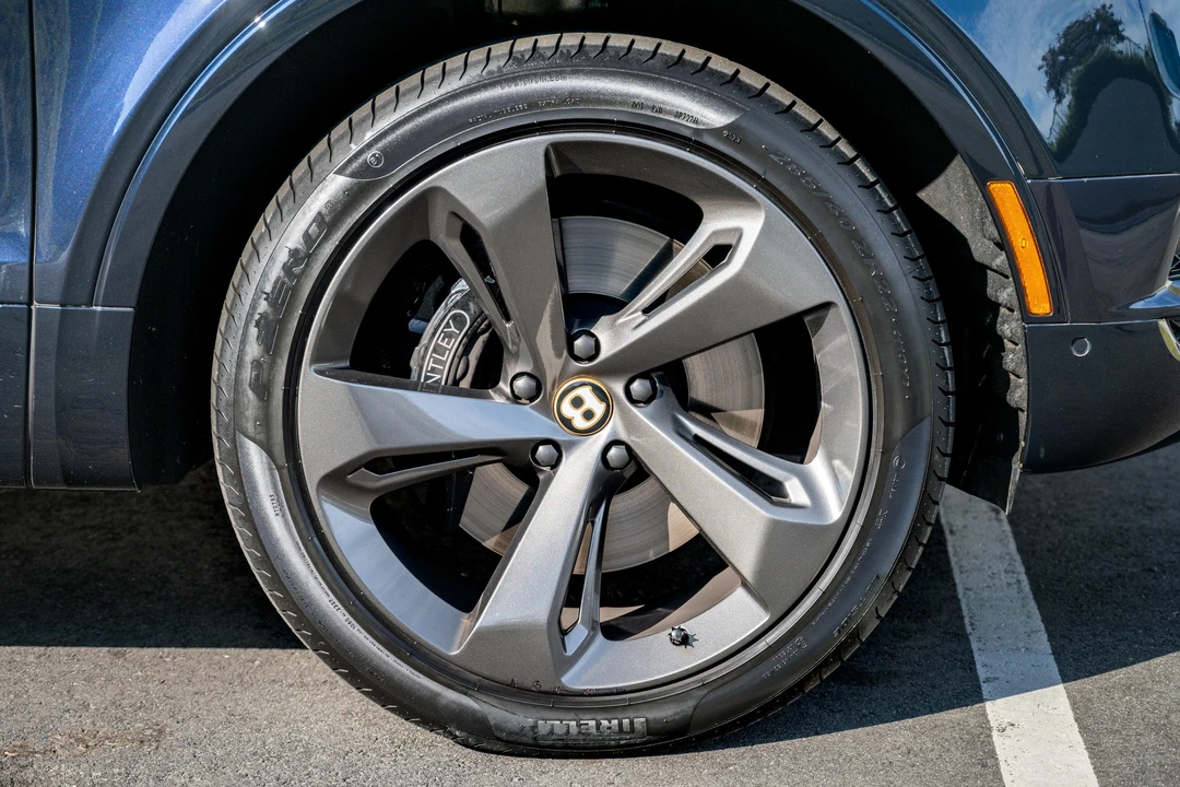 2019 Bentley Bentayga - Image 25 of 31