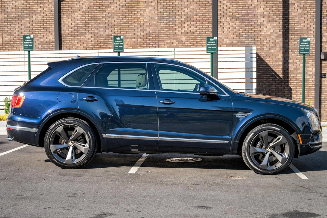 2019 Bentley Bentayga - Image 3 of 31