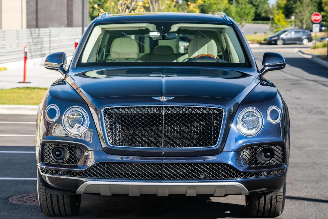 2019 Bentley Bentayga - Image 2 of 31