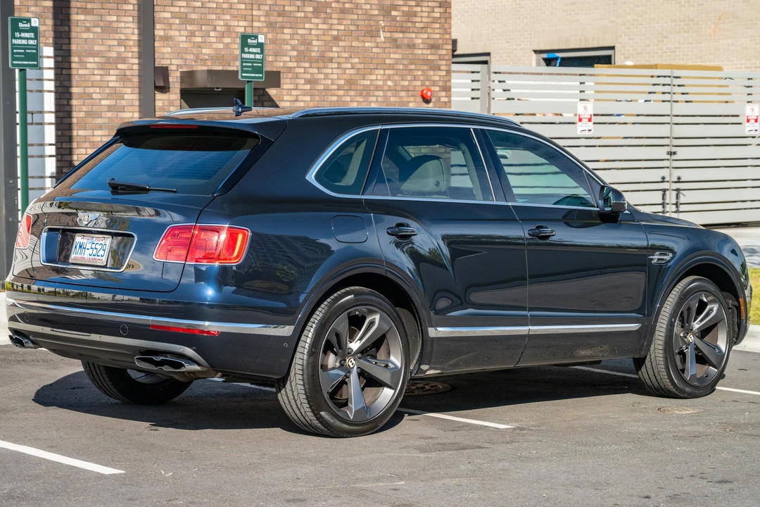 2019 Bentley Bentayga - Image 4 of 31