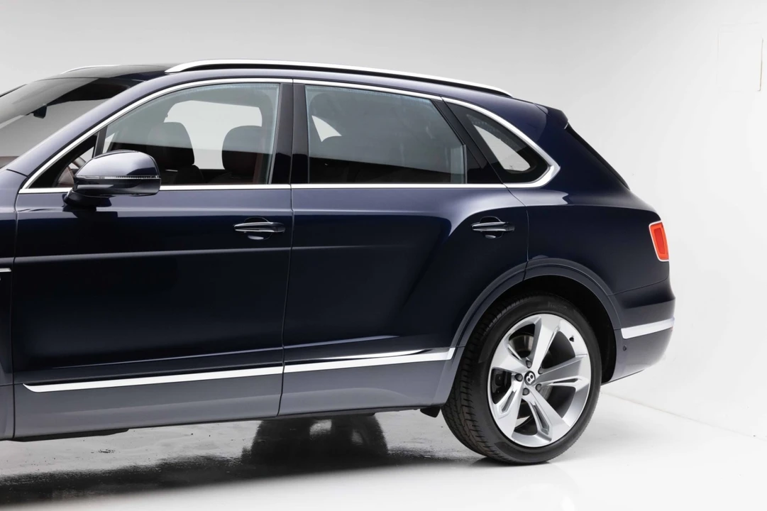 2019 Bentley Bentayga - Image 29 of 31