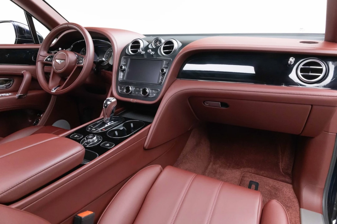 2019 Bentley Bentayga - Image 2 of 31