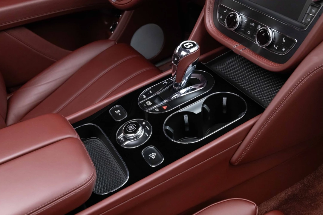 2019 Bentley Bentayga - Image 14 of 31