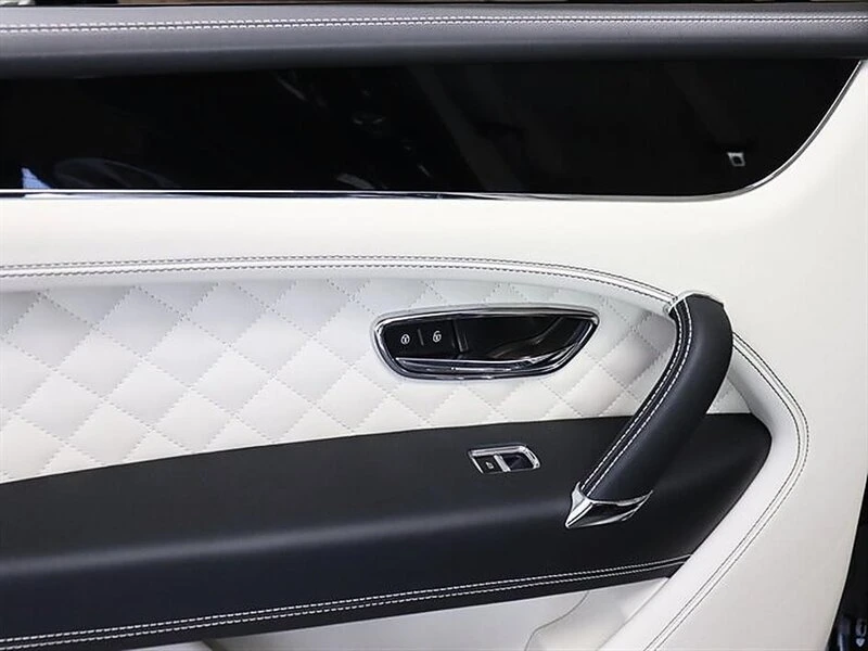 2019 Bentley Bentayga - Image 18 of 20