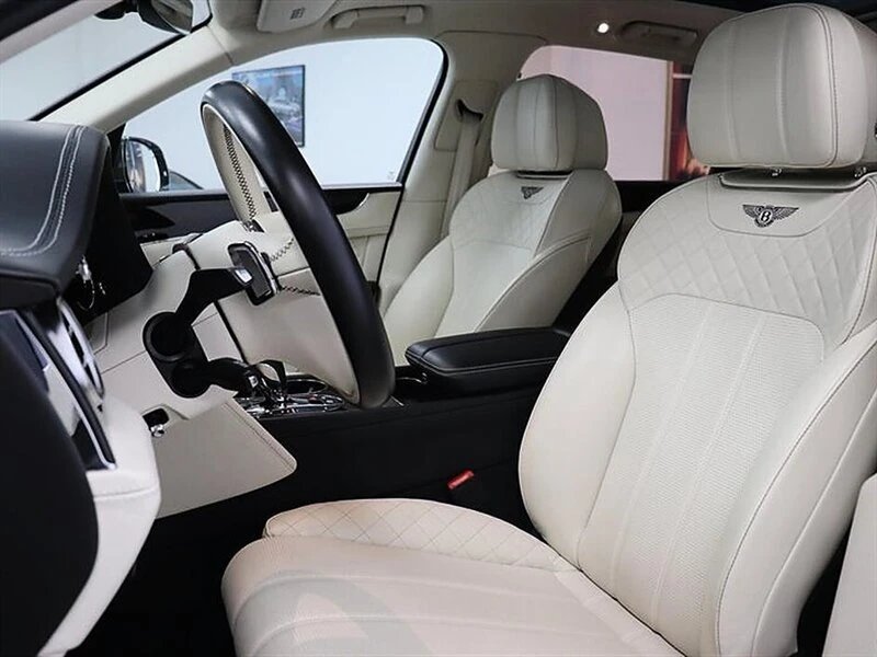 2019 Bentley Bentayga - Image 10 of 20