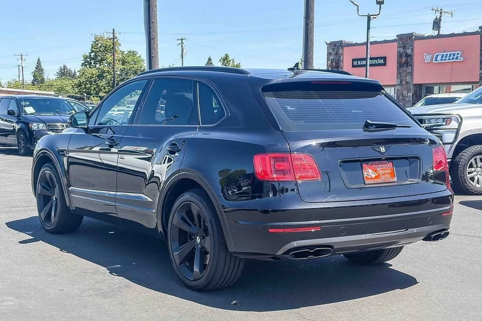 2019 Bentley Bentayga - Image 2 of 10
