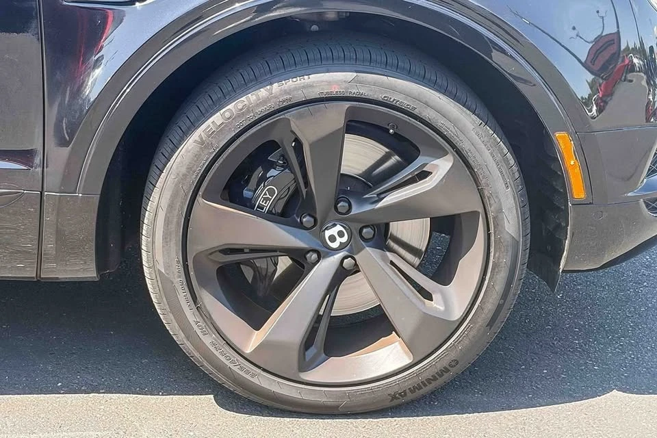 2019 Bentley Bentayga - Image 9 of 10
