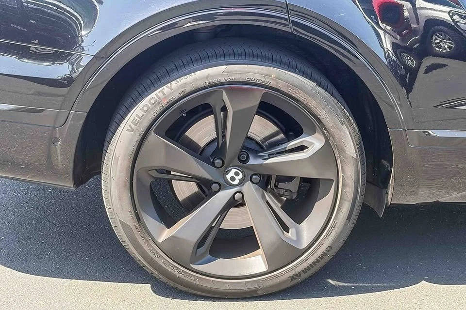 2019 Bentley Bentayga - Image 10 of 10