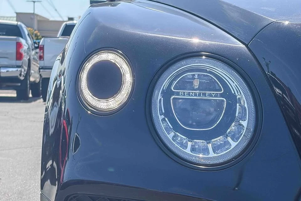 2019 Bentley Bentayga - Image 7 of 10