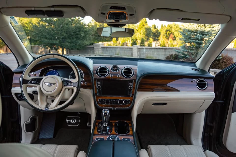 2019 Bentley Bentayga - Image 13 of 20