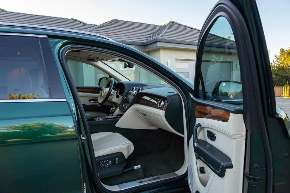 2019 Bentley Bentayga - Image 14 of 20