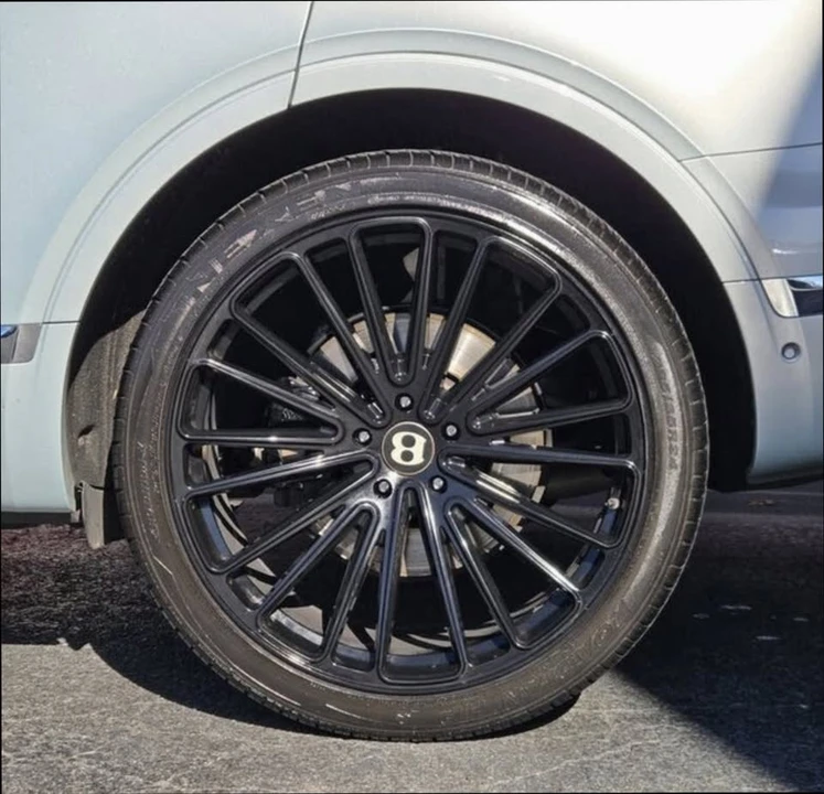 2019 Bentley Bentayga - Image 6 of 20