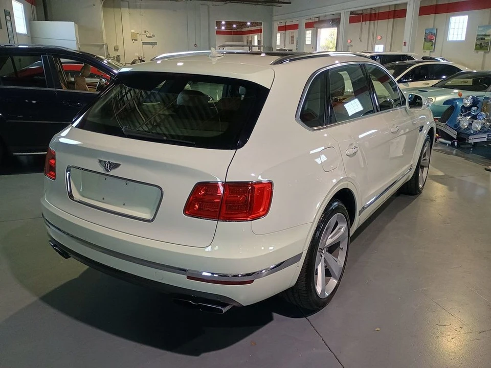 2019 Bentley Bentayga - Image 5 of 12