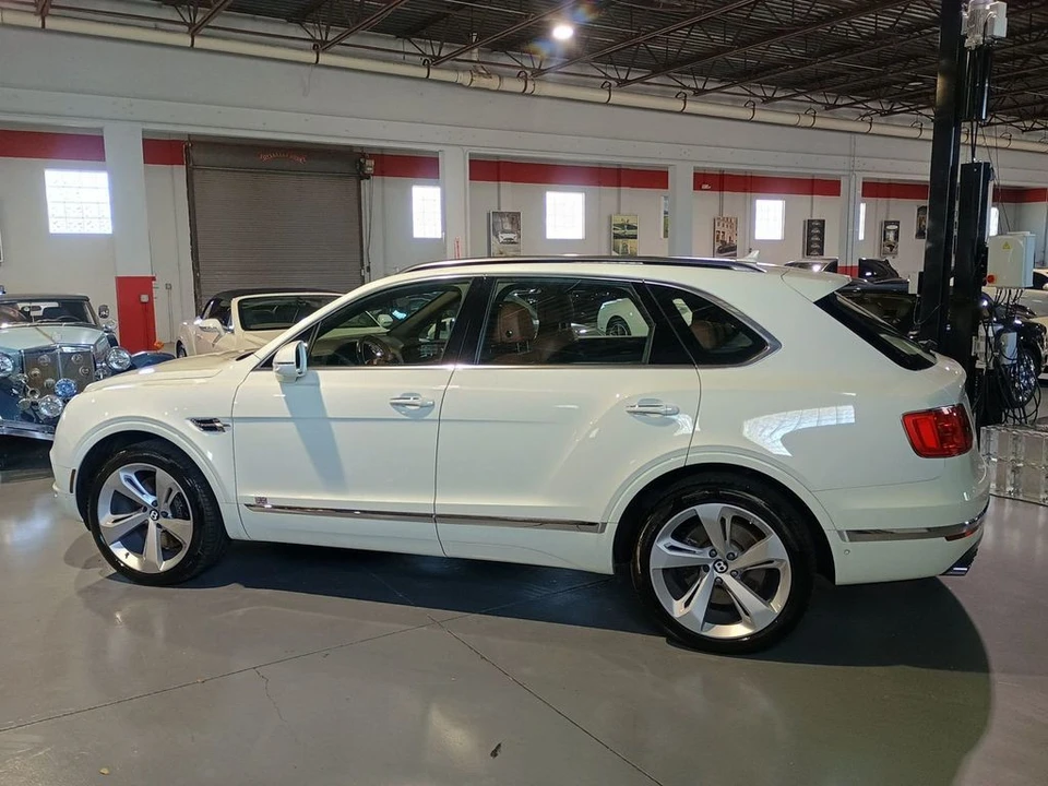 2019 Bentley Bentayga - Image 2 of 12