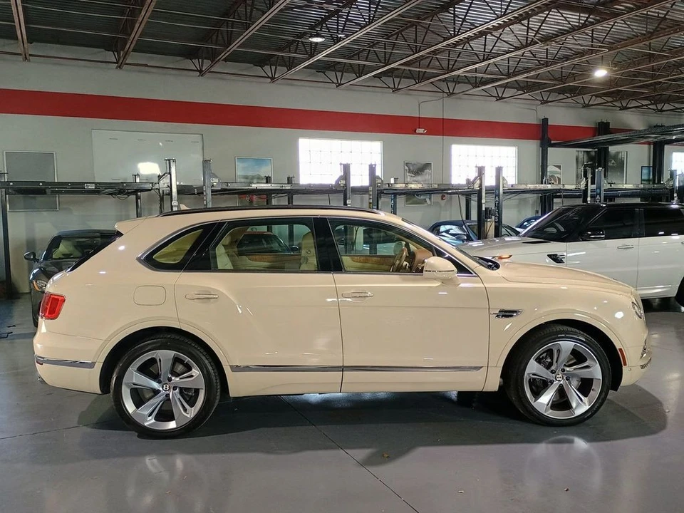 2019 Bentley Bentayga - Image 6 of 12