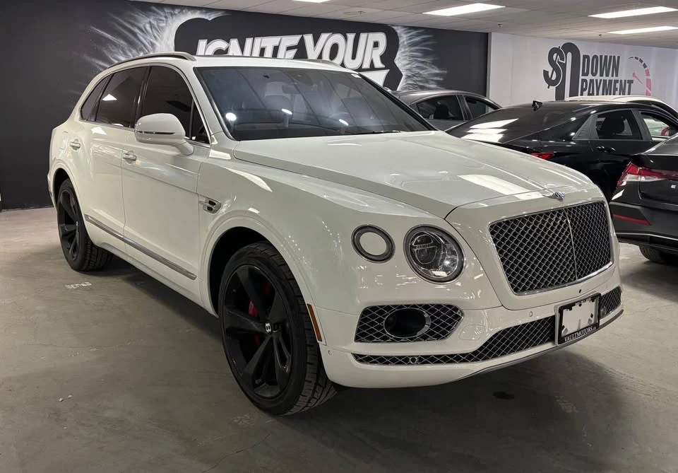2019 Bentley Bentayga - Image 2 of 8