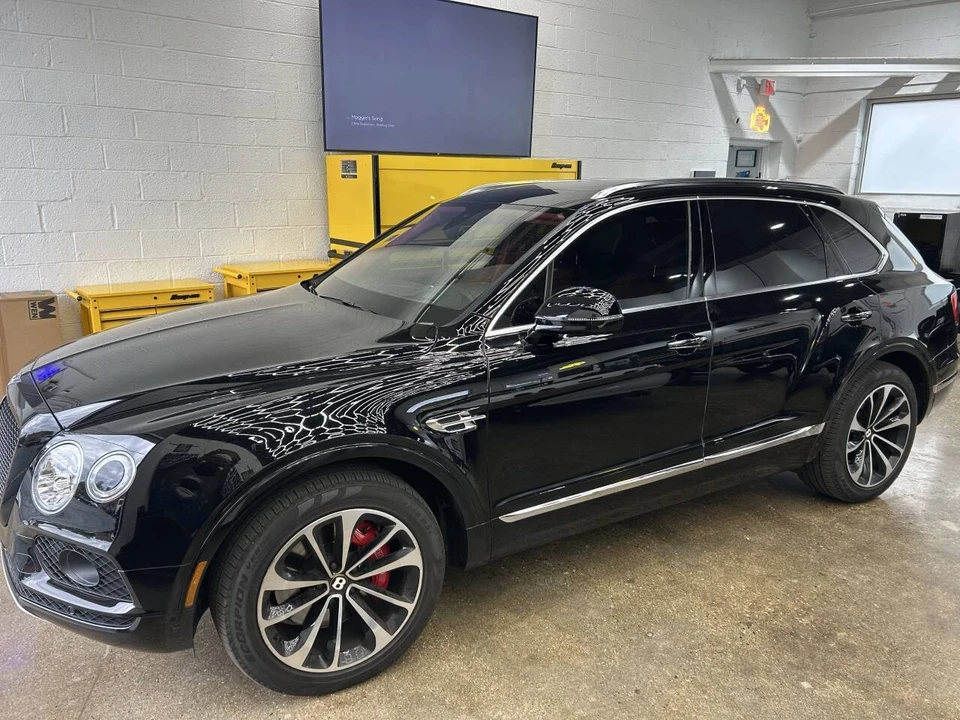 2019 Bentley Bentayga - Image 11 of 12