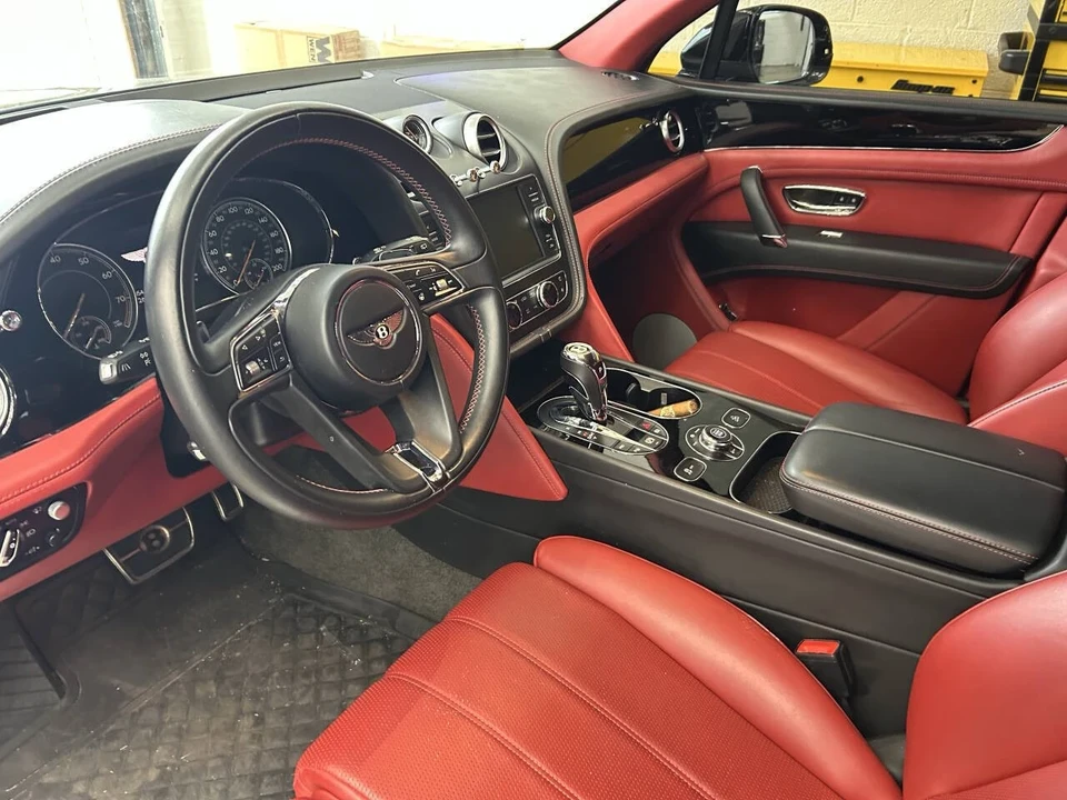 2019 Bentley Bentayga - Image 8 of 12
