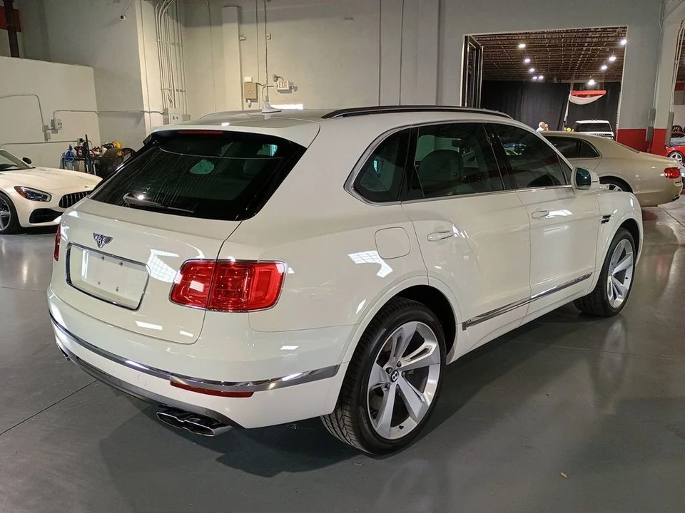 2019 Bentley Bentayga - Image 6 of 12