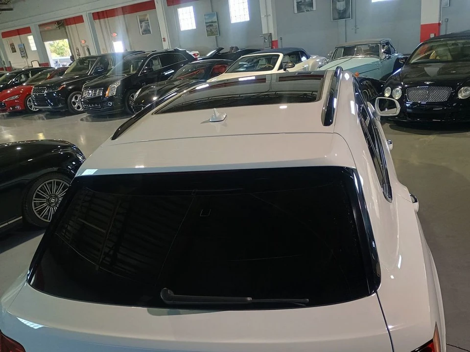 2019 Bentley Bentayga - Image 11 of 12