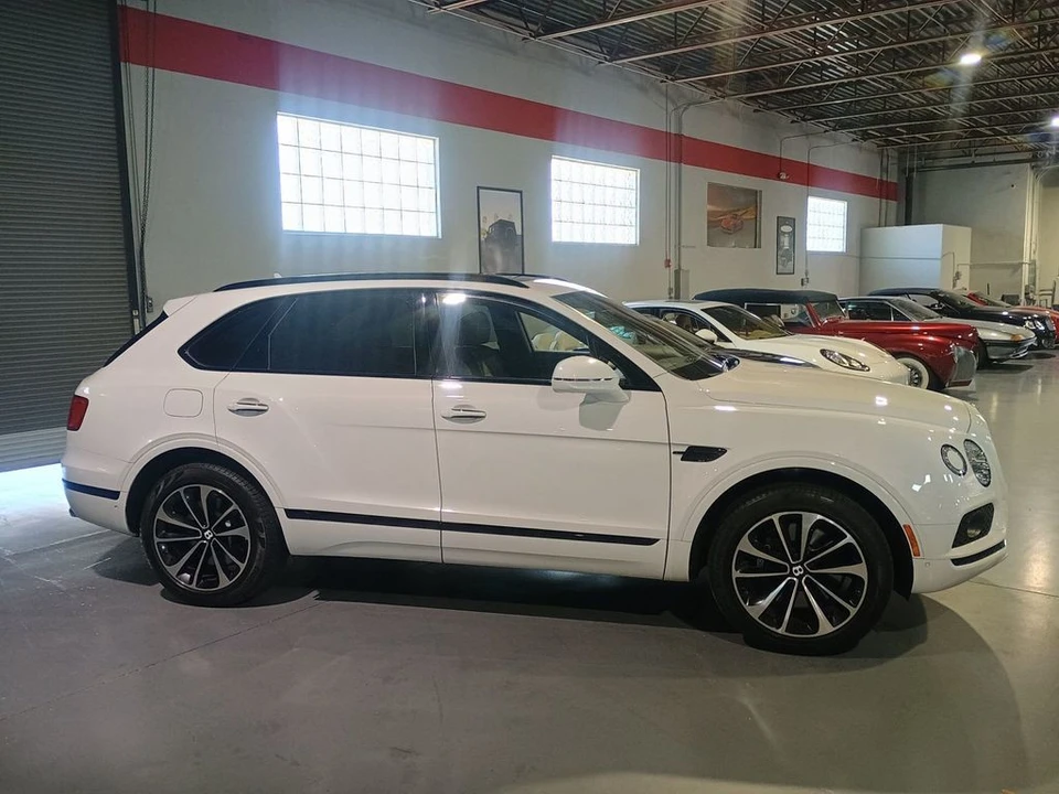 2019 Bentley Bentayga - Image 6 of 12