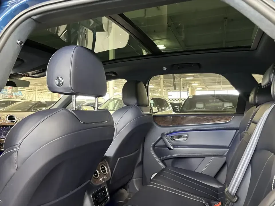 2019 Bentley Bentayga - Image 7 of 20