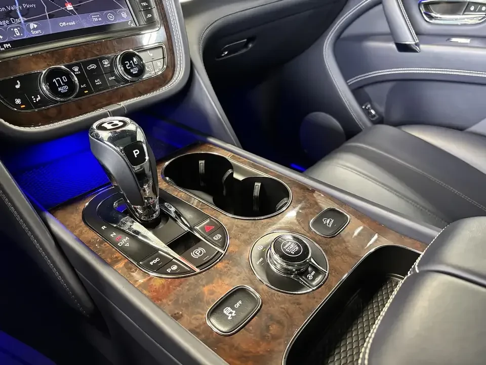 2019 Bentley Bentayga - Image 16 of 20