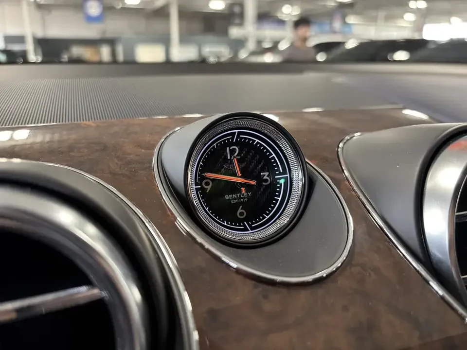 2019 Bentley Bentayga - Image 17 of 20