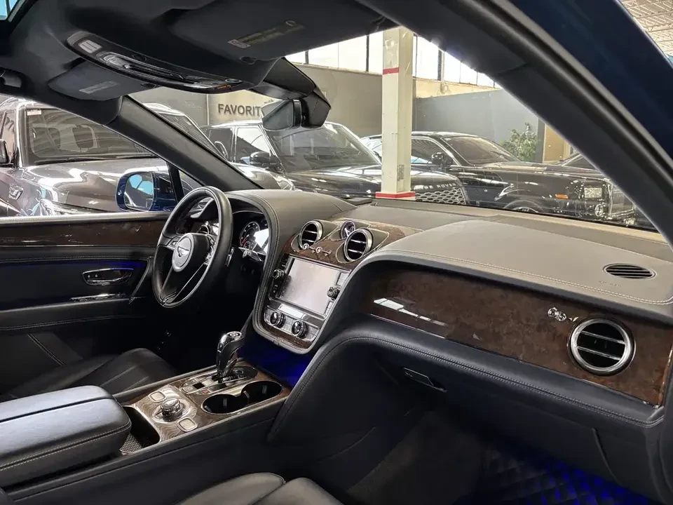 2019 Bentley Bentayga - Image 12 of 20