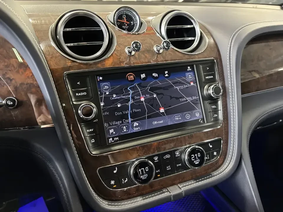 2019 Bentley Bentayga - Image 18 of 20