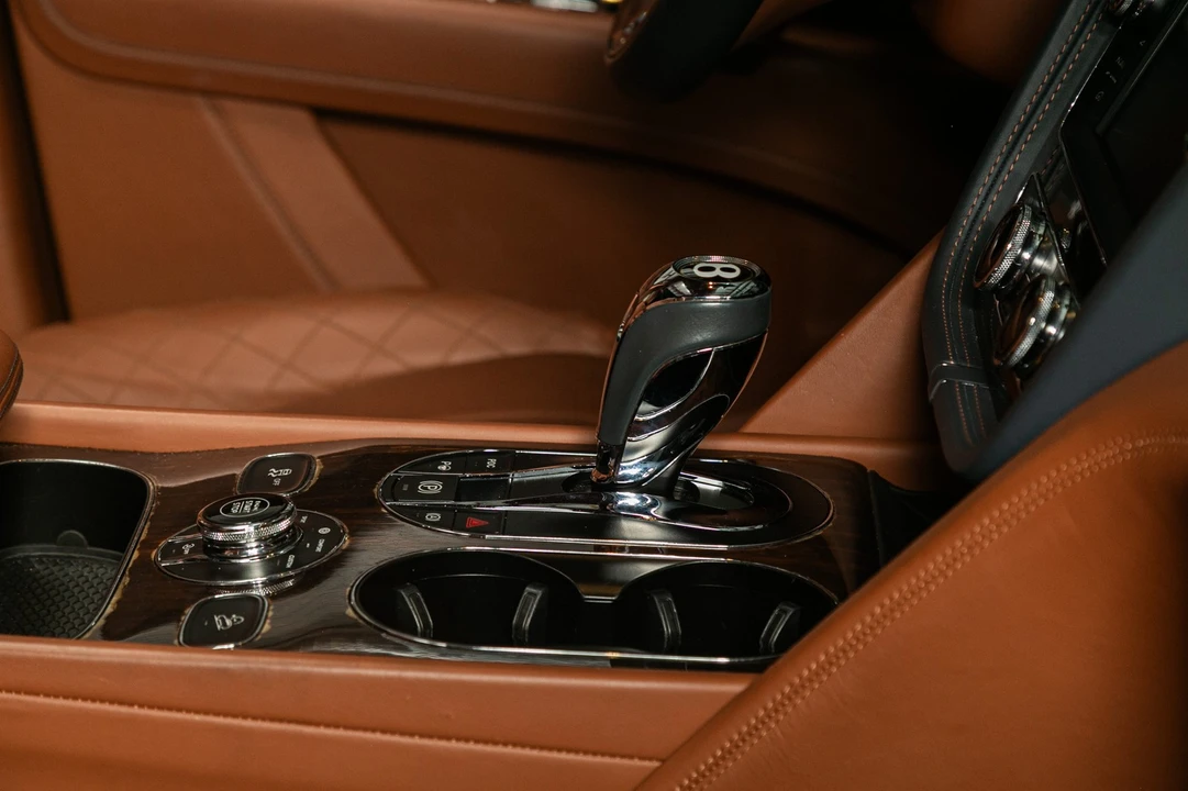 2019 Bentley Bentayga - Image 12 of 31