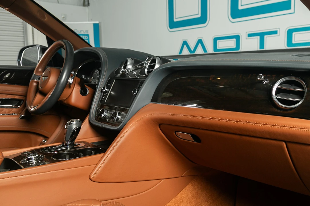 2019 Bentley Bentayga - Image 13 of 31