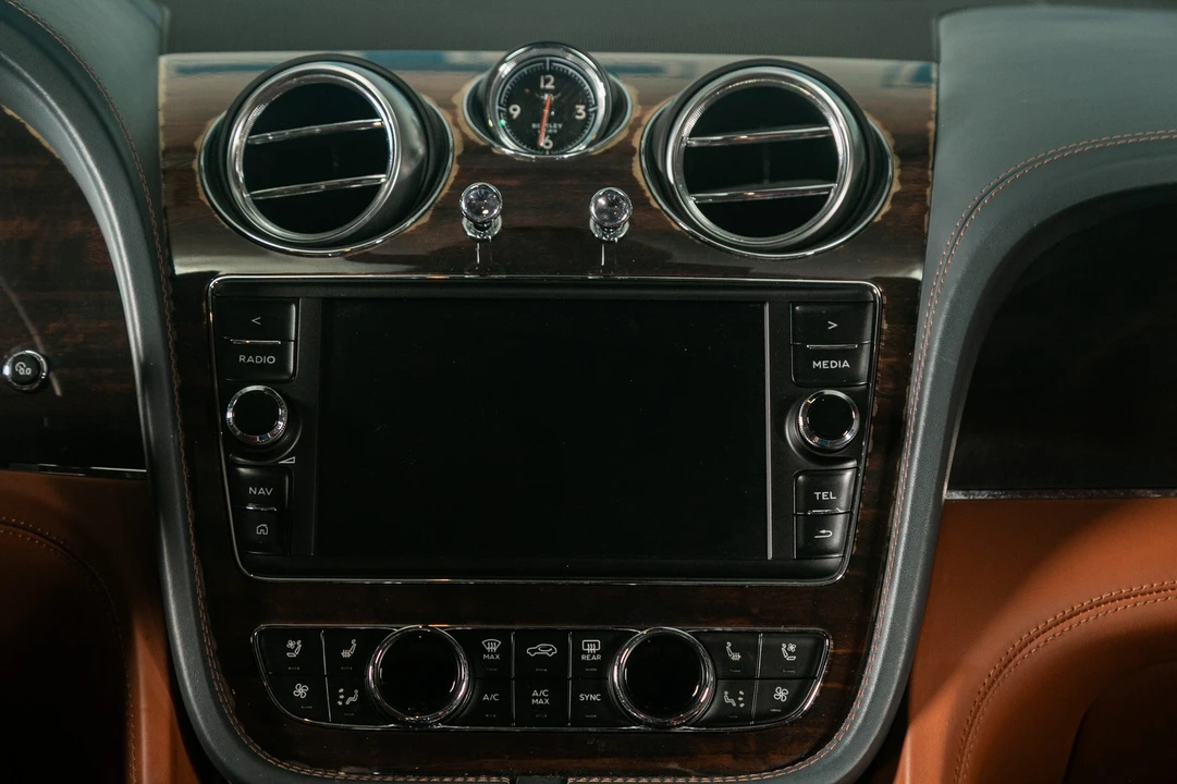 2019 Bentley Bentayga - Image 29 of 31