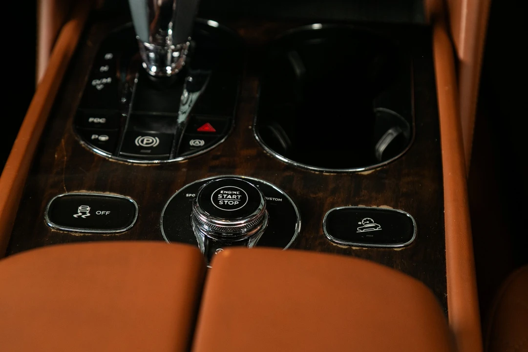 2019 Bentley Bentayga - Image 31 of 31