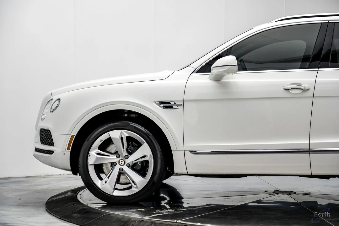 2019 Bentley Bentayga - Image 8 of 21