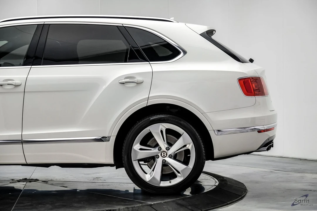 2019 Bentley Bentayga - Image 9 of 21