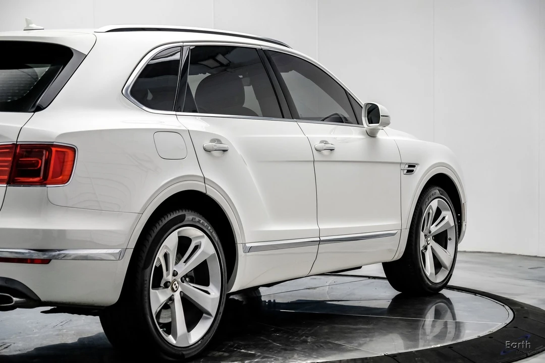 2019 Bentley Bentayga - Image 18 of 21