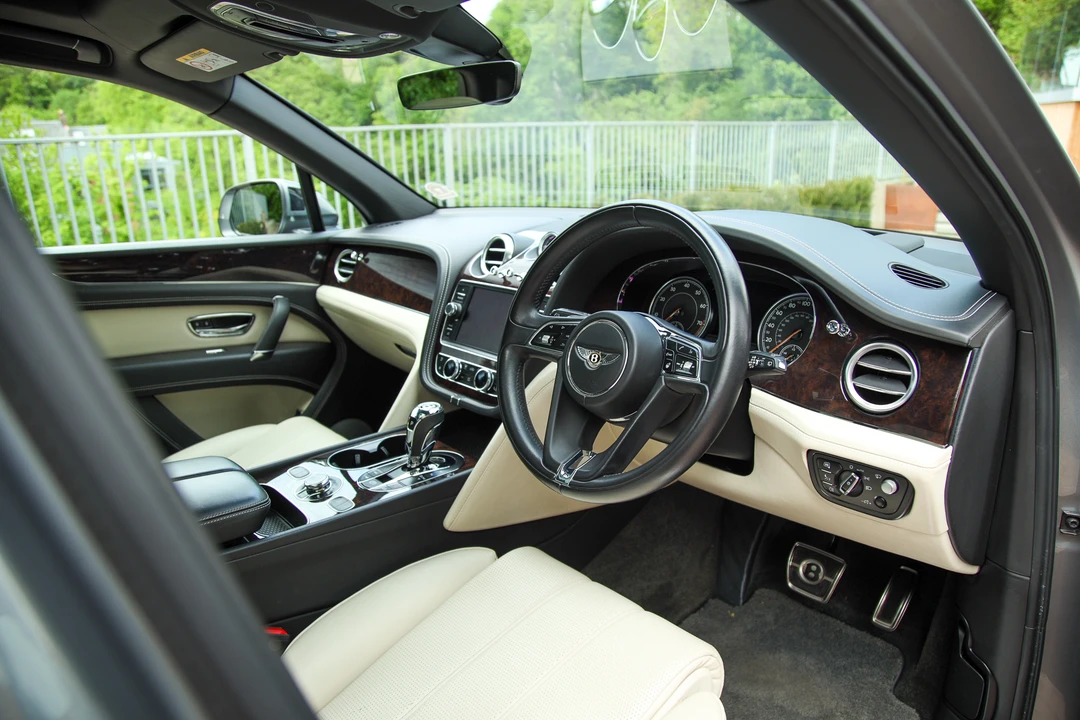 2019 Bentley Bentayga - Image 4 of 6