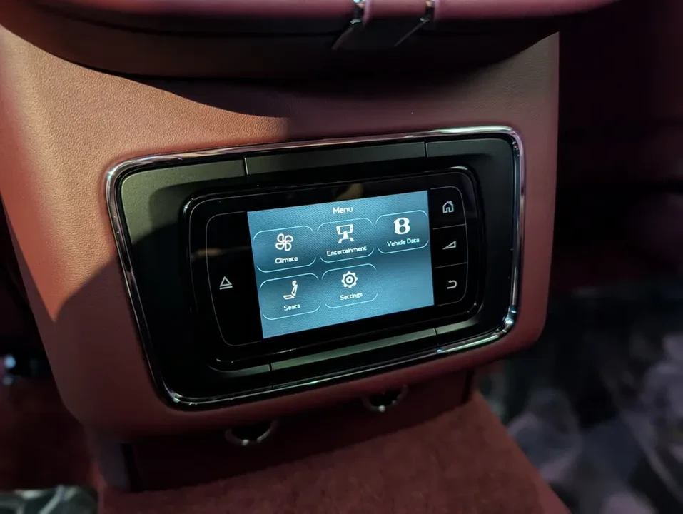 2019 Bentley Bentayga - Image 15 of 19